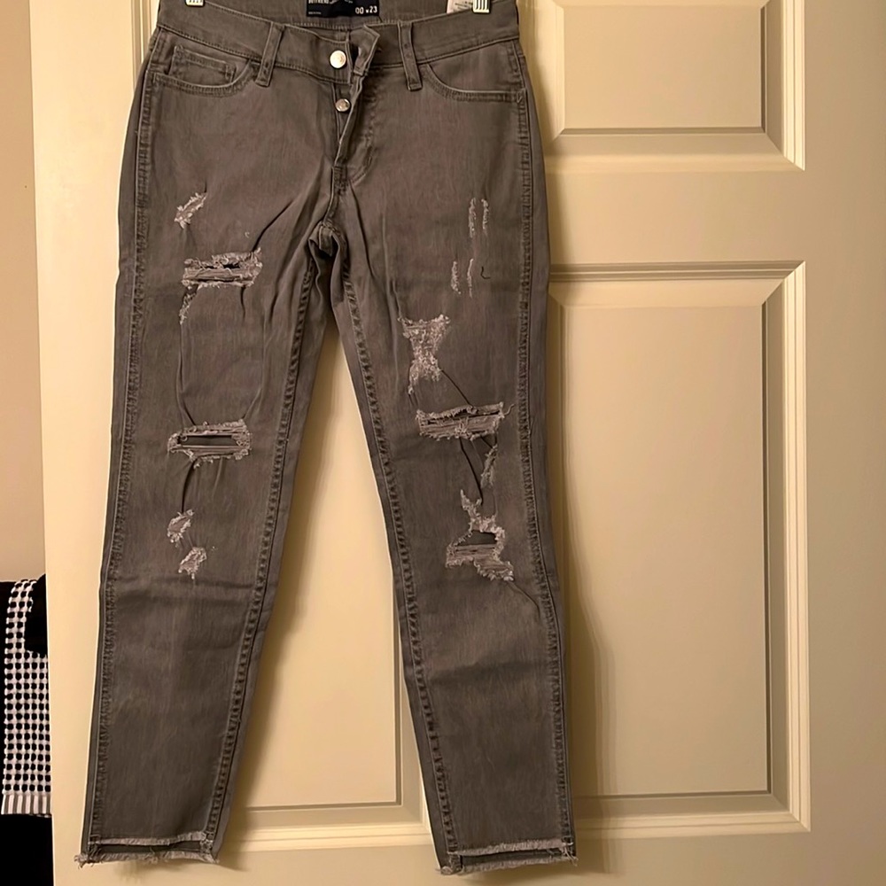 Hollister new w out tags grey jeans